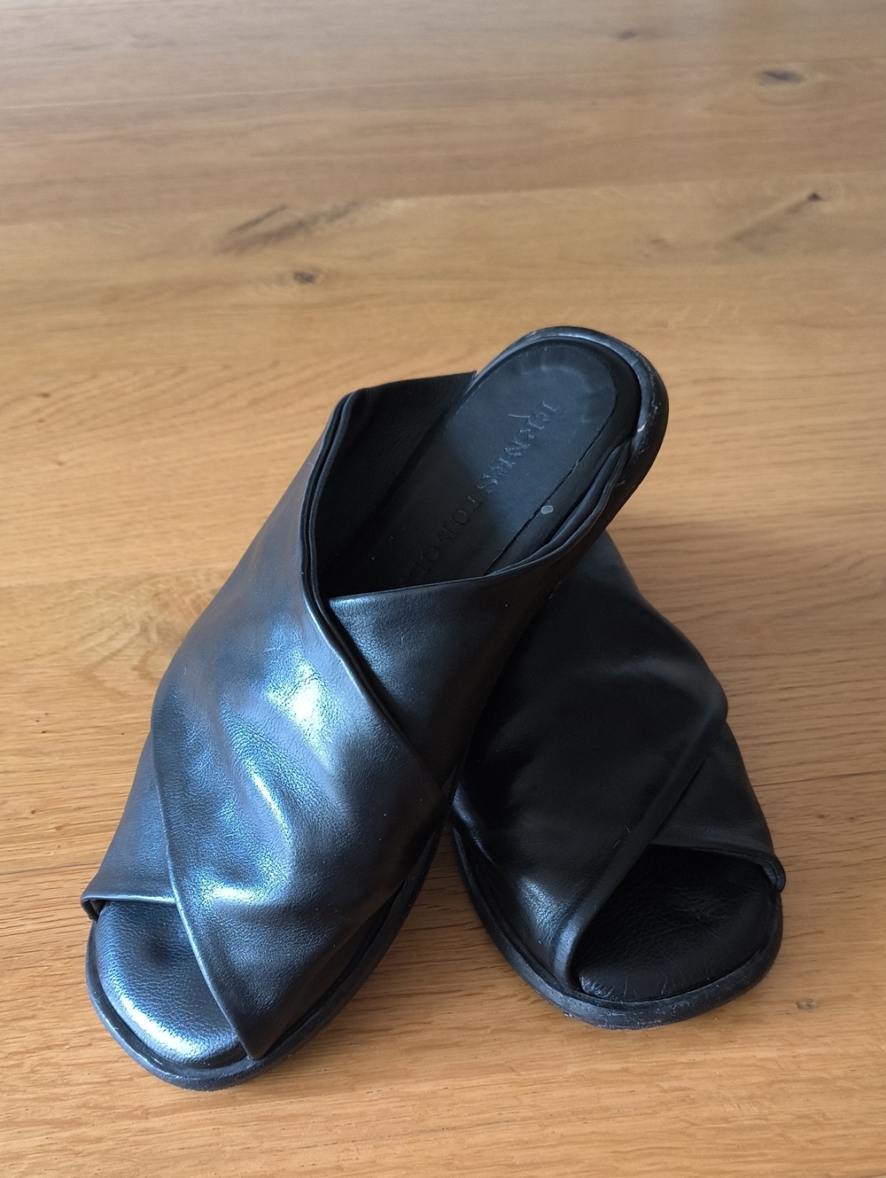 Black Leather Crossover Slip-On Sandals - Women Made In Italy